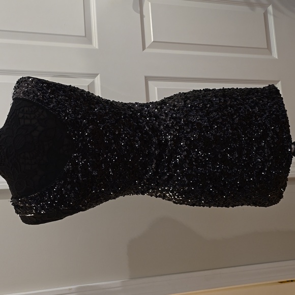 BLACK SEQUINED DRESS - Picture 4 of 6